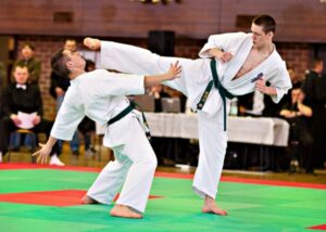 Walka dwóch karateków - karate kyokushin